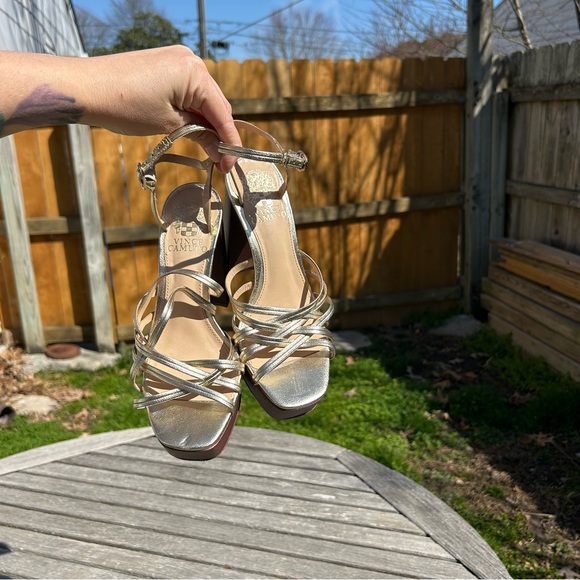 NWOT Vince Camuto Larriss Gold Brown Size 6 Strappy Platform Heel Sandals Womens - Picture 8 of 10